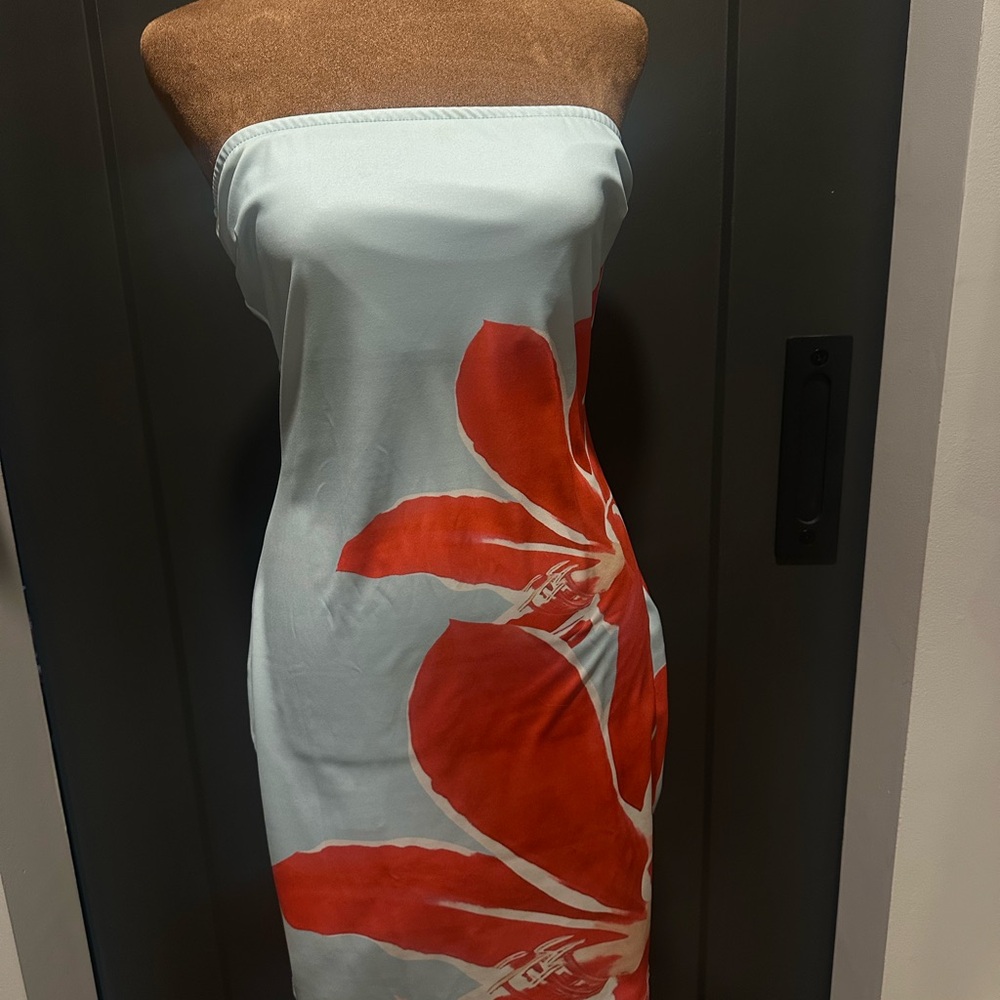 Elegant Strapless Floral Dress